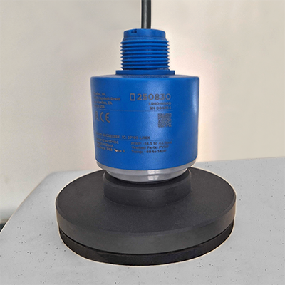 Non-Invasive Chemical Tank Radar Level Transmitter