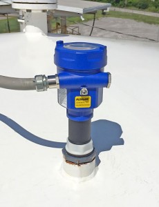 Transmisor de nivel de líquido por radar para almacenamiento de ácido sulfúrico a granel
